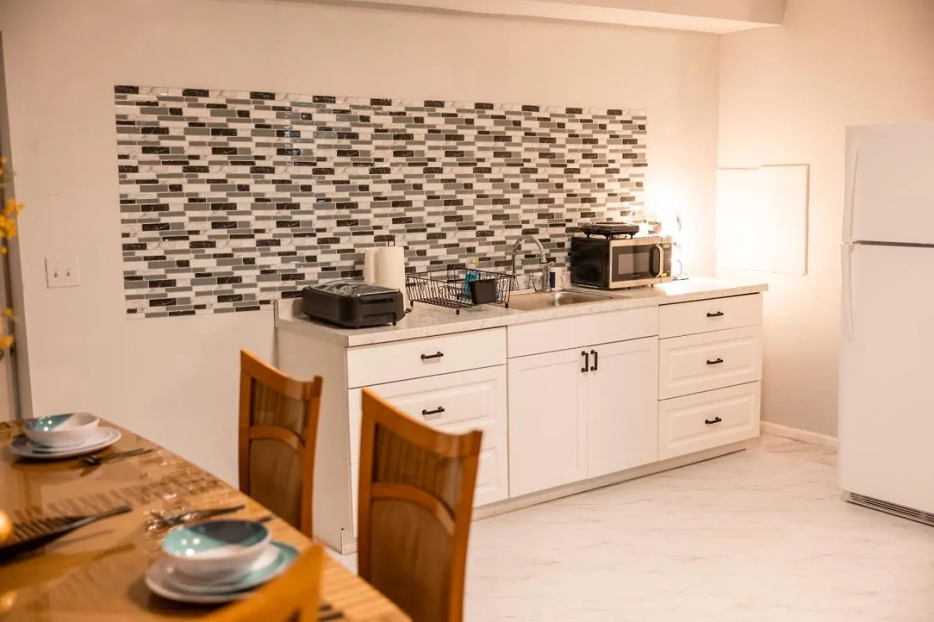 Ultimate Urban Retreat Sleeps 25 Villa Bayonne