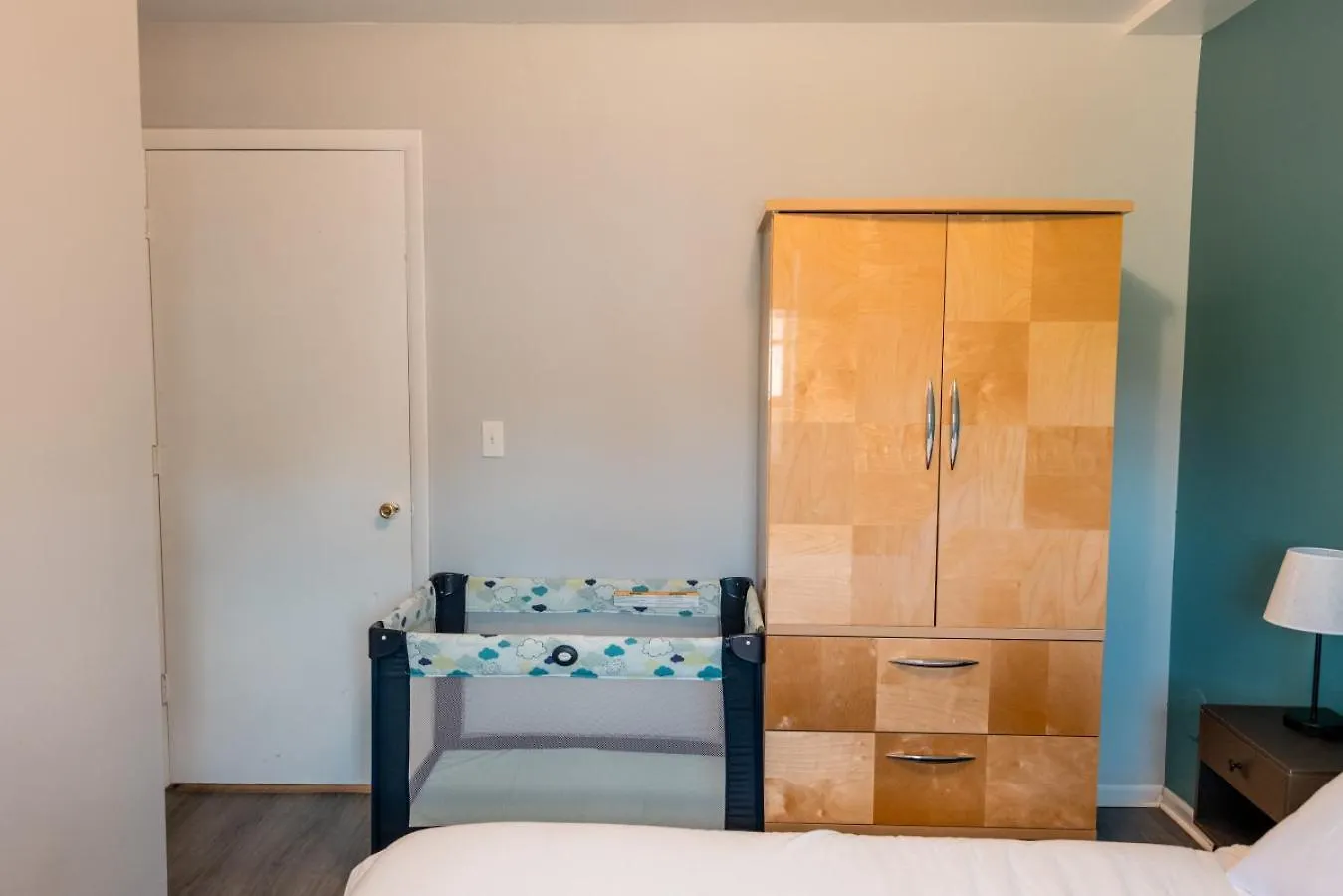 Ultimate Urban Retreat Sleeps 25 Villa Bayonne United States