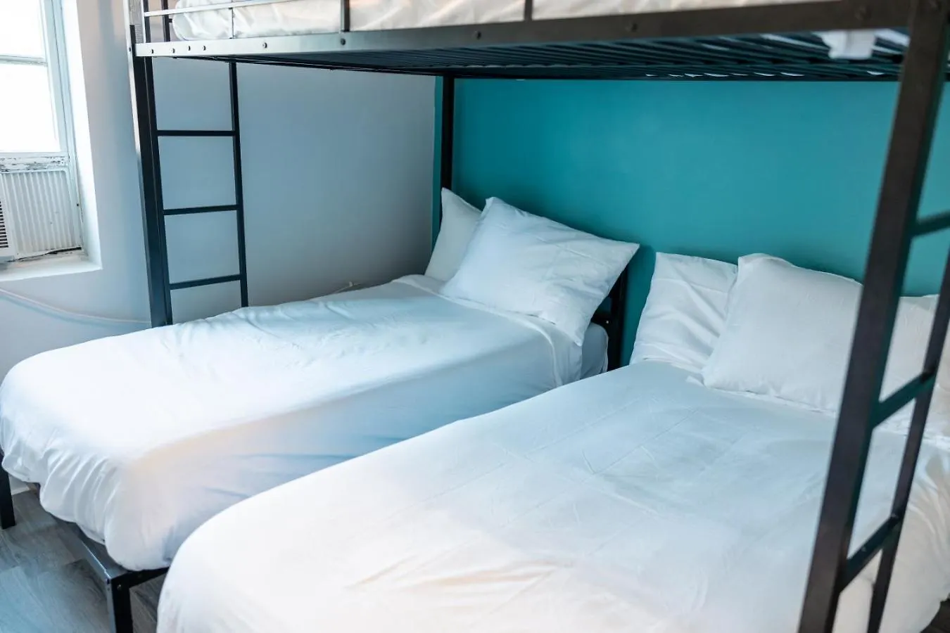 Ultimate Urban Retreat Sleeps 25 Villa Bayonne Holiday home