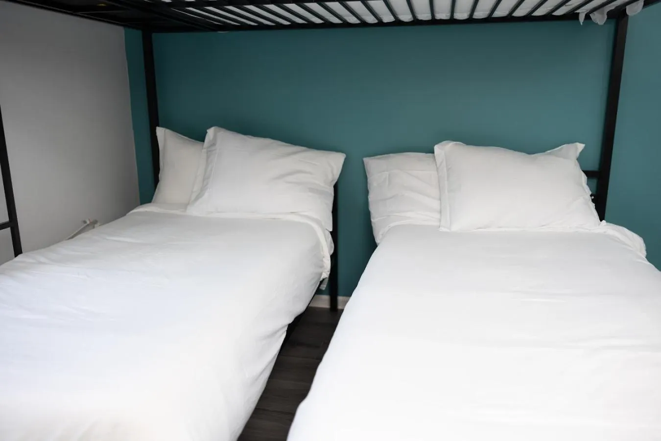 Ultimate Urban Retreat Sleeps 25 Villa Bayonne Holiday home