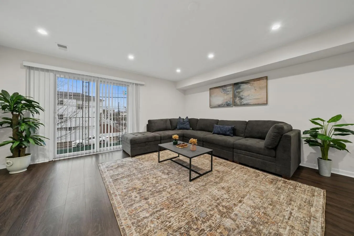 Holiday home Ultimate Urban Retreat Sleeps 25 Villa Bayonne United States