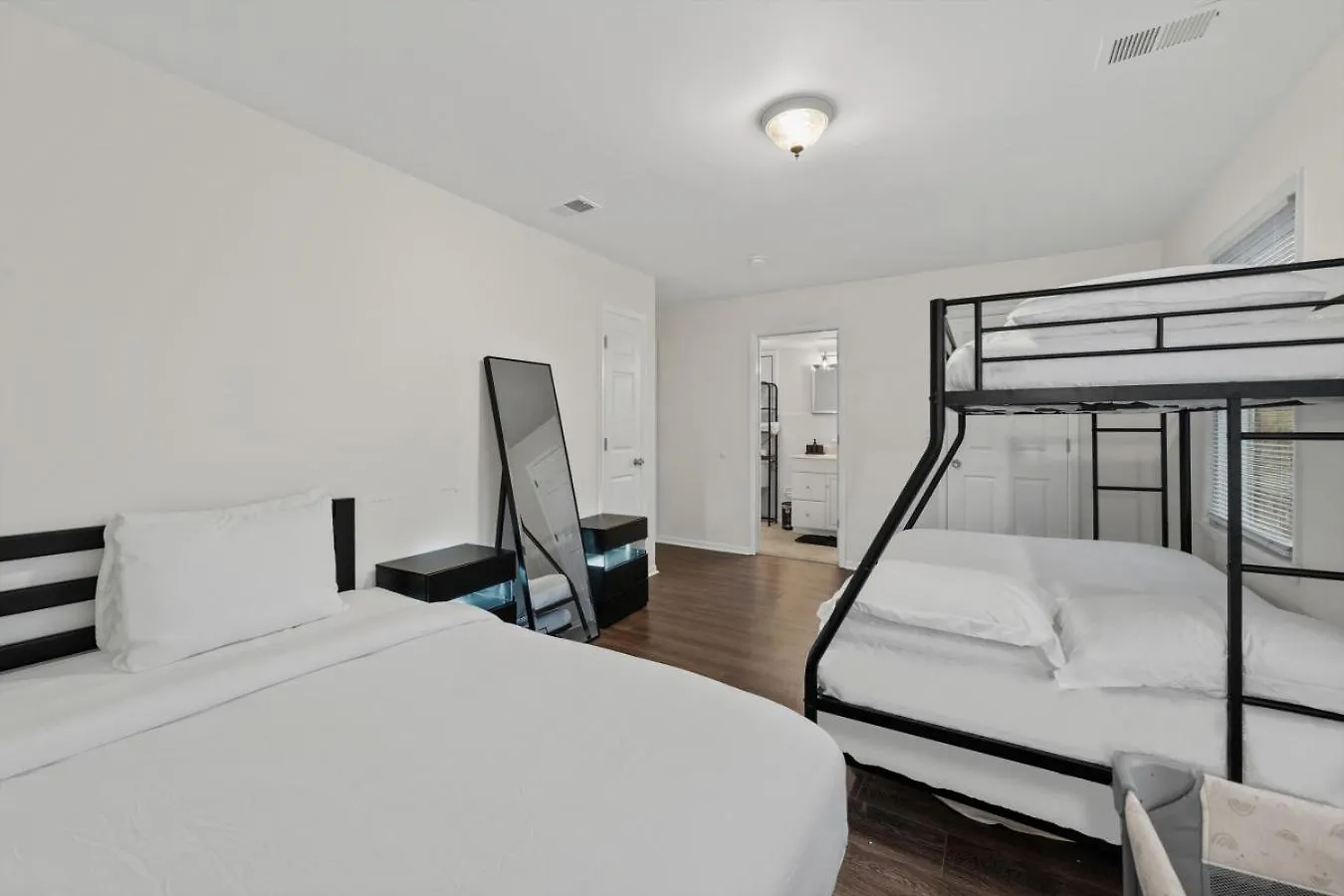 Ultimate Urban Retreat Sleeps 25 Villa Bayonne 0*,