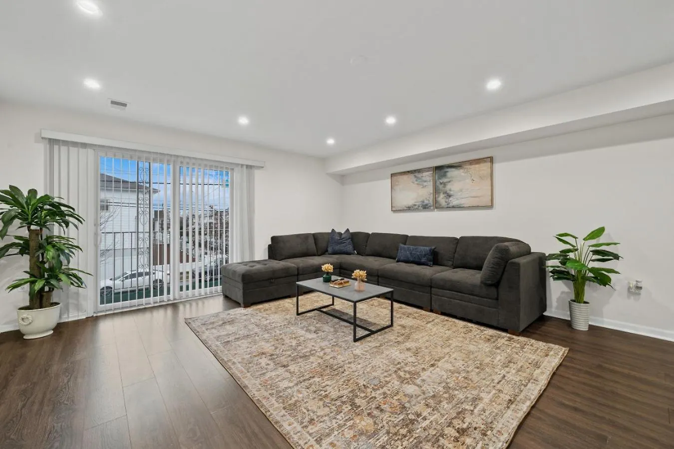 Ultimate Urban Retreat Sleeps 25 Villa Bayonne Holiday home