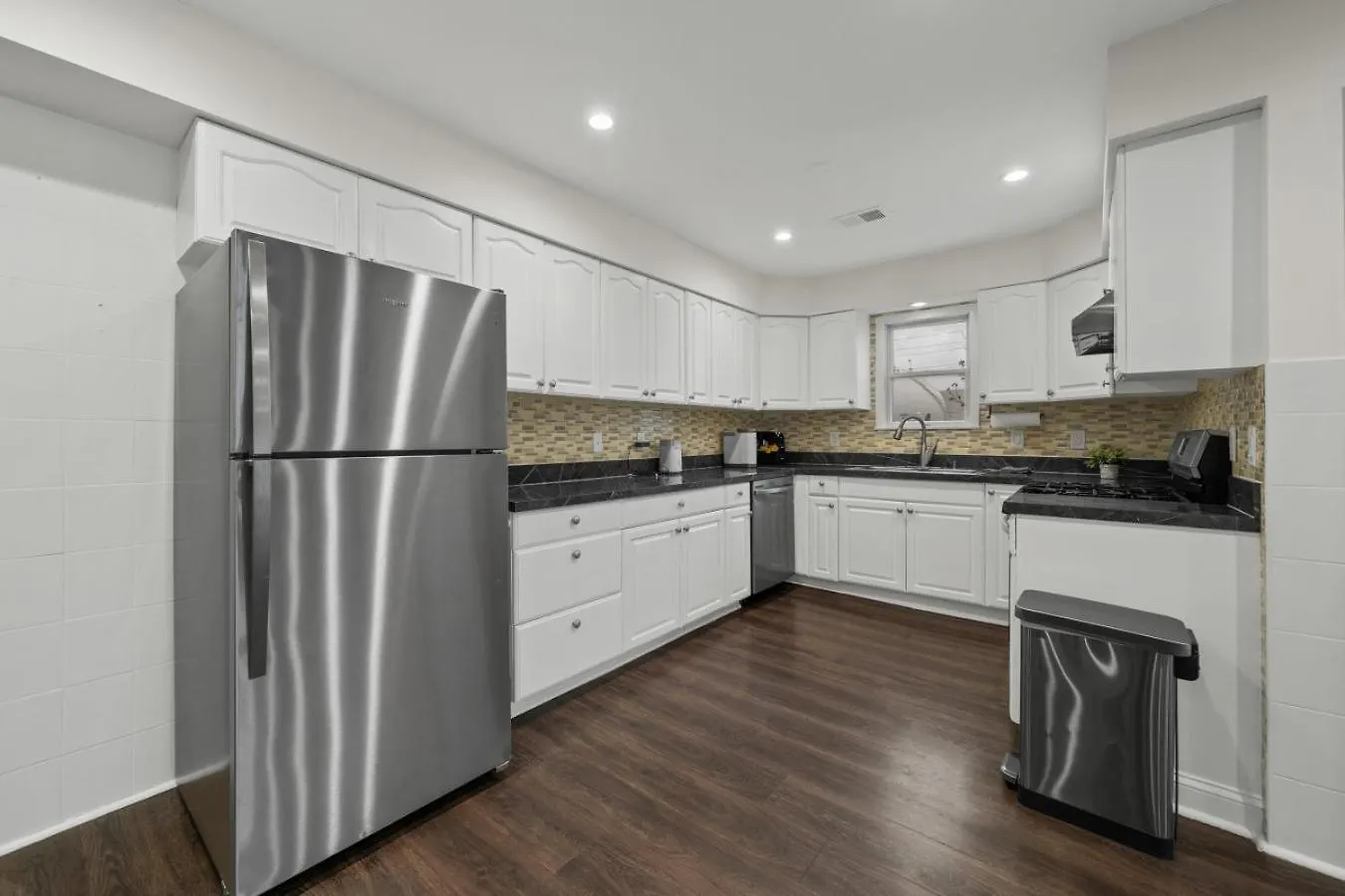 Ultimate Urban Retreat Sleeps 25 Villa Bayonne United States