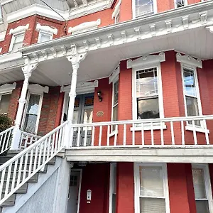 Classical Isbills Row House Close To Nyc Bayonne